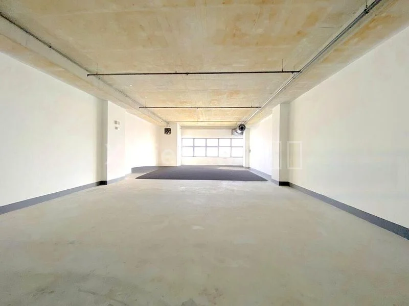 Light Industrial (B1) for Rent: Nordcom II - Image 3