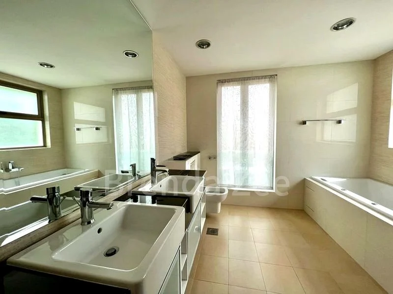 6 Bed Bungalow (Landed) for Rent in Duchess Garden - Image 9