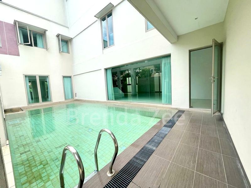 6 Bed Bungalow (Landed) for Rent in Duchess Garden - Image 6