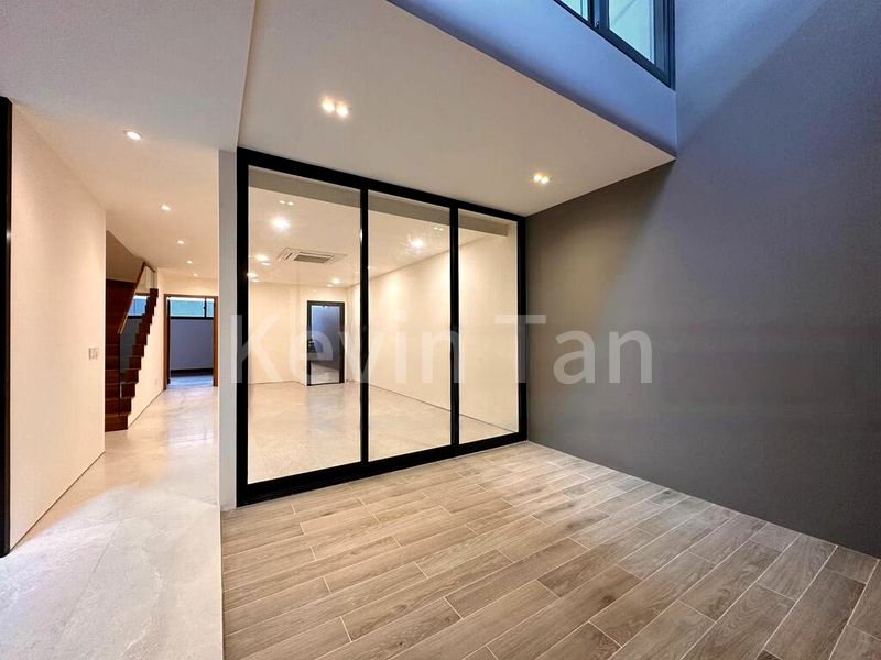 7 Bed Terraced House (Landed) for Sale in Opera Estate - Image 11