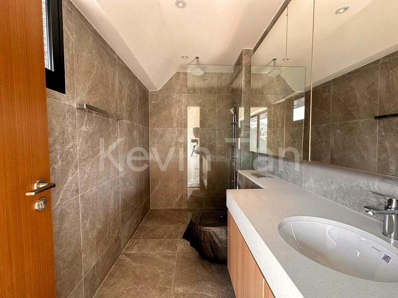 7 Bed Terraced House (Landed) for Sale in Opera Estate - Image 5