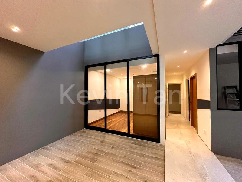 7 Bed Terraced House (Landed) for Sale in Opera Estate - Image 2