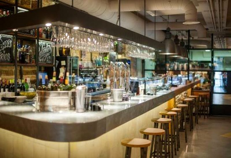 Food & Beverage for Rent:  SUPER PRIME F&B Shop @ Somerset | Short Walk to MRT | High Footfall! - Image 2