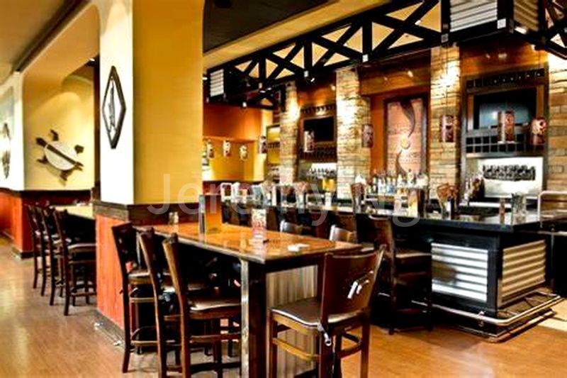 Food & Beverage for Rent:  SUPER PRIME F&B Shop @ Somerset | Short Walk to MRT | High Footfall! - Image 3