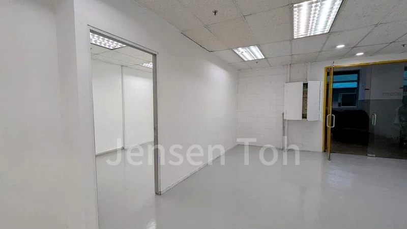 Light Industrial (B1) for Rent: Lam Soon Industrial Building - Image 3