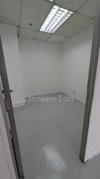 Light Industrial (B1) for Rent: Lam Soon Industrial Building - Image 2