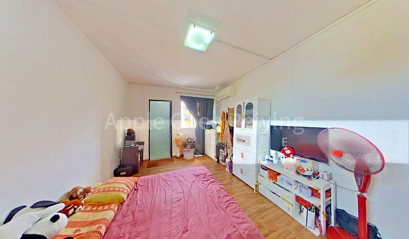 4 Room (4A) HDB for Sale in  226 Tampines Street 23 - Image 4