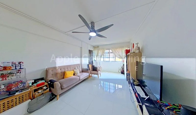 4 Room (4A) HDB for Sale in  226 Tampines Street 23 - Image 1