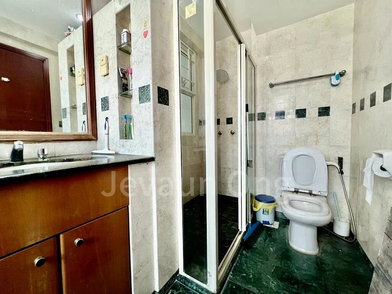 3 Bed Condo for Rent in  Evergreen Park - Image 2