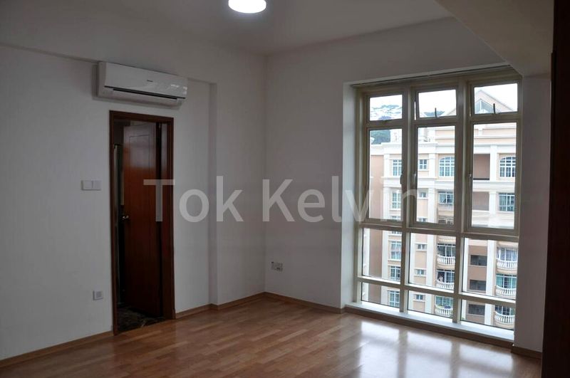 5 Bed Condo for Rent in  Parc Palais - Image 6