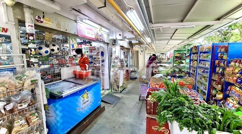 Shop / Shophouse for Rent: 176 Boon Lay Drive Shop - Image 1