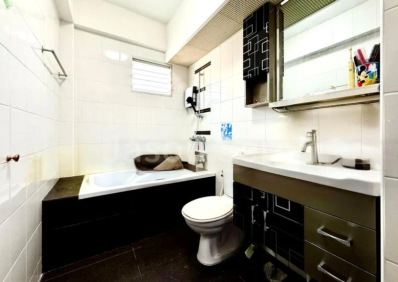 4 Room (4A) HDB for Sale in  450A Sengkang West Way - Image 5
