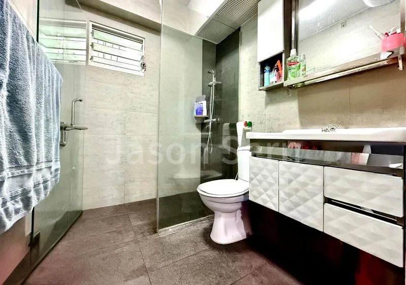 4 Room (4A) HDB for Sale in  450A Sengkang West Way - Image 4