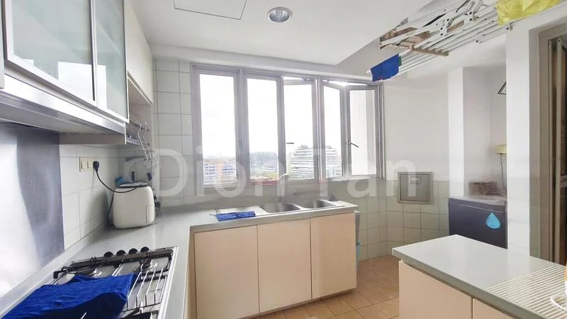 3 Bed Condo for Rent in  Le Crescendo - Image 4