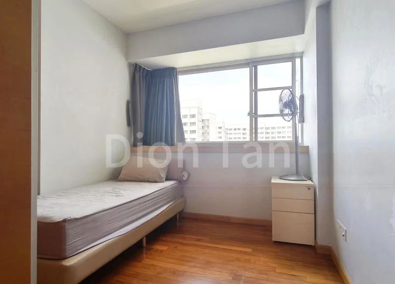 3 Bed Condo for Rent in  Le Crescendo - Image 8