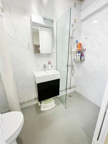 5 Room (5A) HDB for Rent in  118C Jalan Membina - Image 2