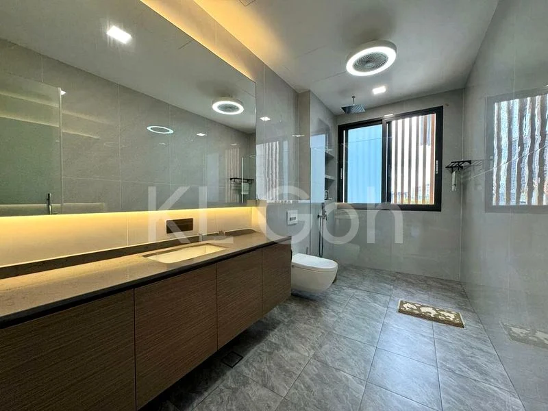 7 Bed Semi-Detached House (Landed) for Sale in  Sembawang Hills Estate - Image 9