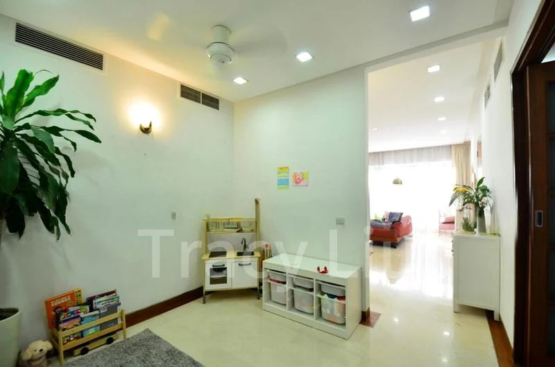 3 Bed Condo for Rent in  Nassim Jade - Image 6