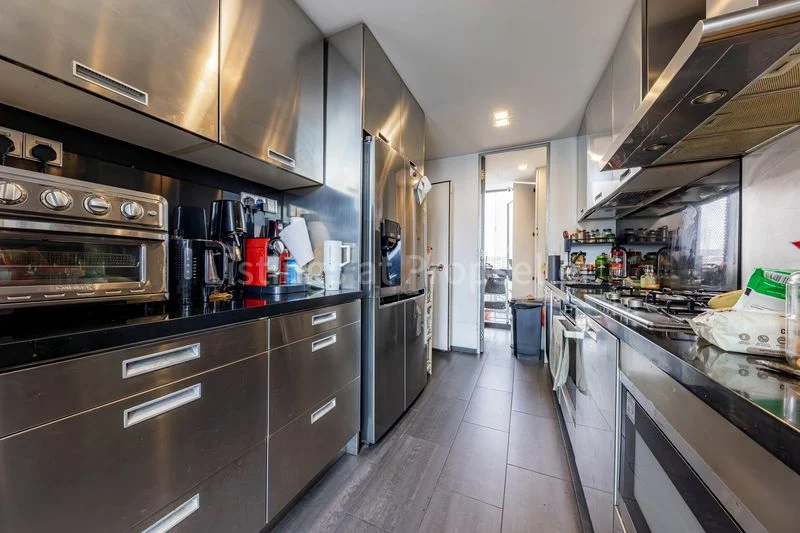 3 Bed Apartment (Condo) for Sale in 1 Moulmein Rise - Image 5