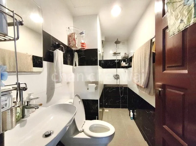 4 Room (4A) HDB for Sale in 152 Lorong 2 Toa Payoh - Image 2