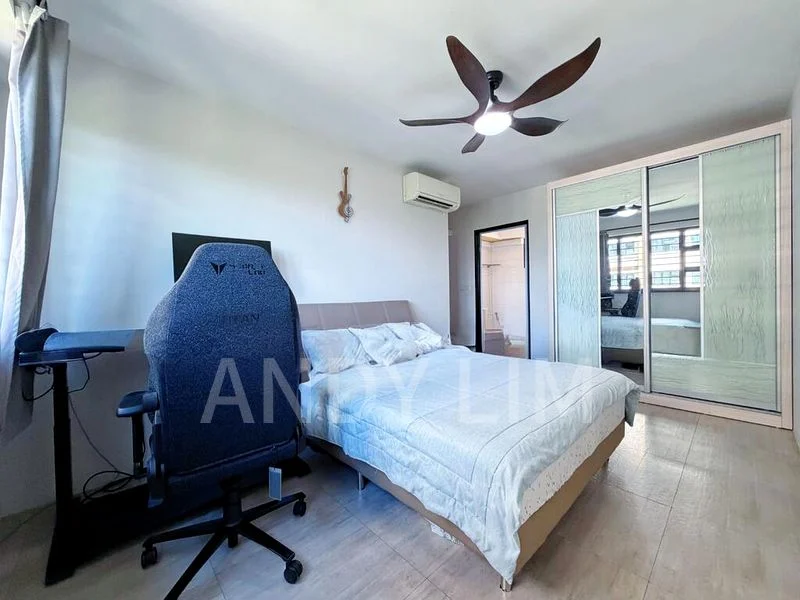 5 Room (5I) HDB for Sale in  293D Compassvale Crescent - Image 3