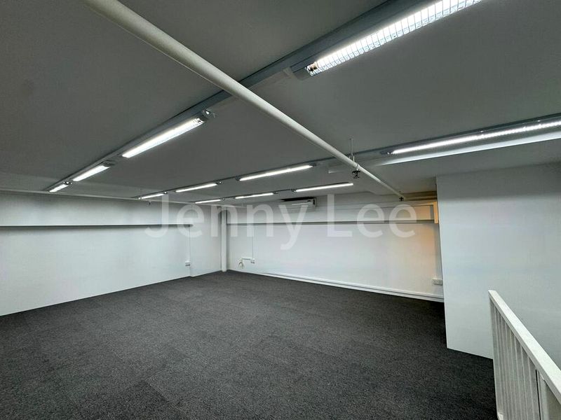 Light Industrial (B1) for Rent: First Centre - Image 3