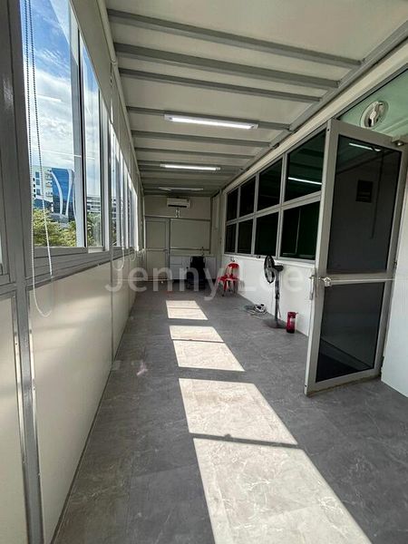 Light Industrial (B1) for Rent: First Centre - Image 2