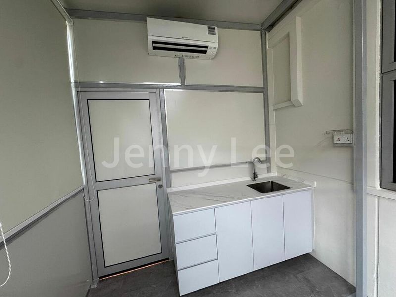 Light Industrial (B1) for Rent: First Centre - Image 5