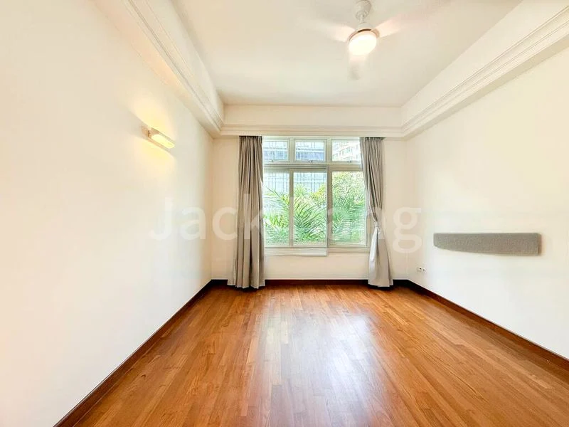 3 Bed Apartment (Condo) for Sale in  The Balmoral Spring - Image 2