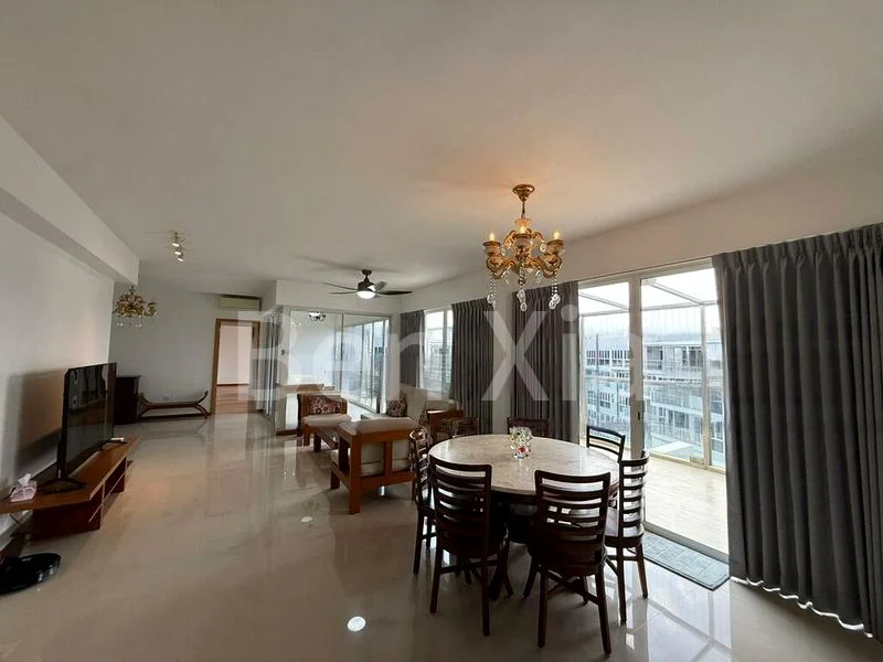 5 Bed Executive Condo for Sale in  Forestville - Image 1