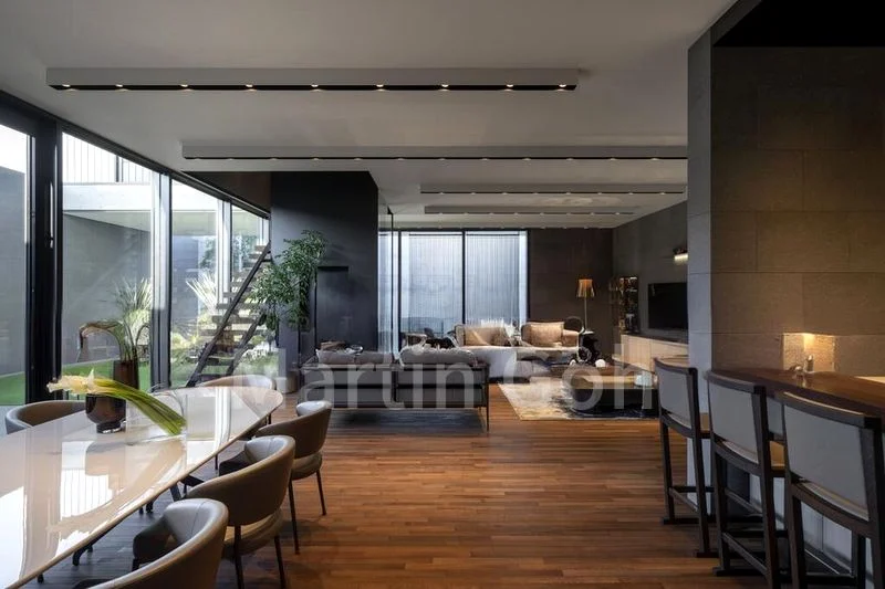 7 Bed Bungalow (Landed) for Sale in  Watten Estate - Image 4