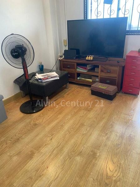 3 Room (3I) HDB for Sale in  98 Whampoa Drive - Image 2