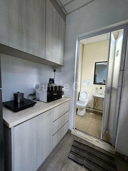 Light Industrial (B1) for Rent: Tradehub 21 - Image 2