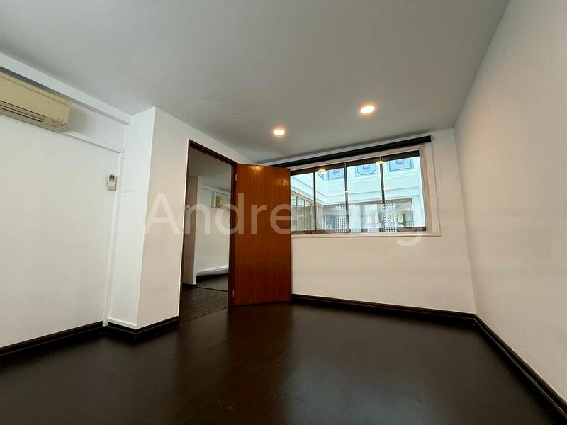 Office for Rent: ❤️️ Shophouse for Rent @ Duxton Rd ❤️️ - Image 1