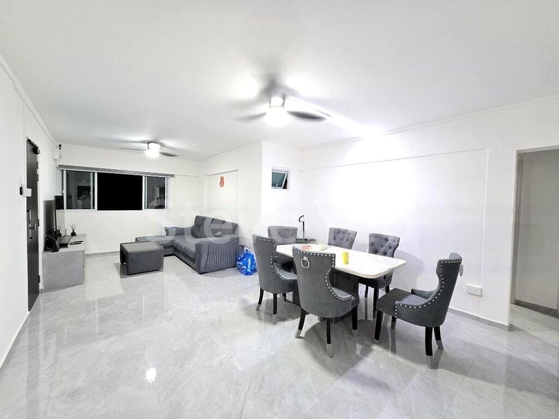 Room (HDB) for Rent in  414 Jurong West Street 42 - Image 1