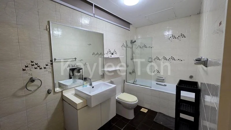 5 Bed Condo for Sale in  Charming Garden - Image 13