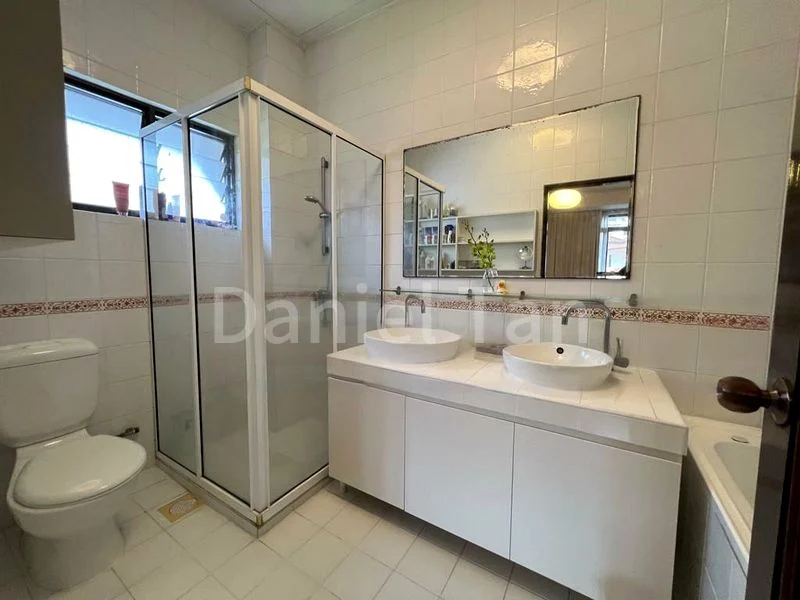 5 Bed Semi-Detached House (Landed) for Rent in  Regent Villas - Image 9