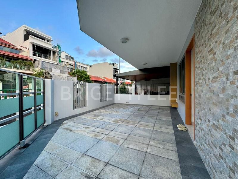 6 Bed Corner Terrace (Landed) for Sale in  Lim Tua Tow Road - Image 2