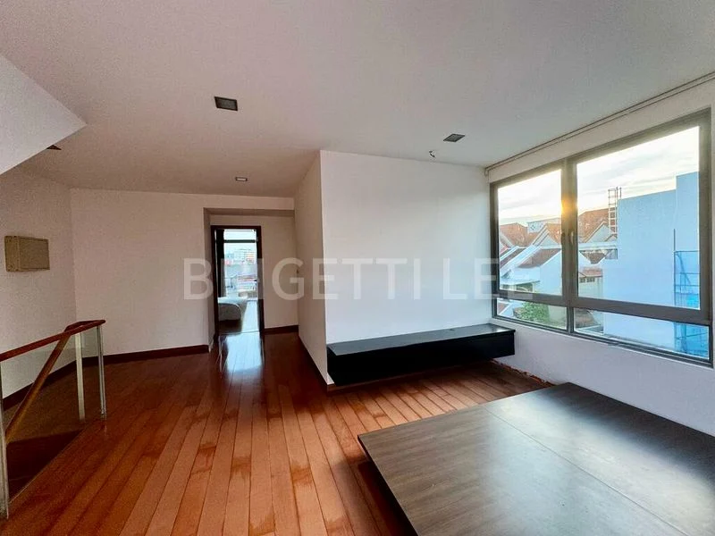 6 Bed Corner Terrace (Landed) for Sale in  Lim Tua Tow Road - Image 3