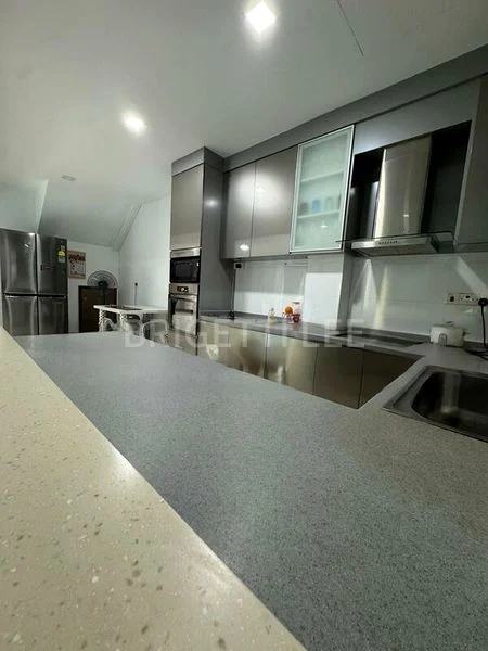 6 Bed Corner Terrace (Landed) for Sale in  Lim Tua Tow Road - Image 5