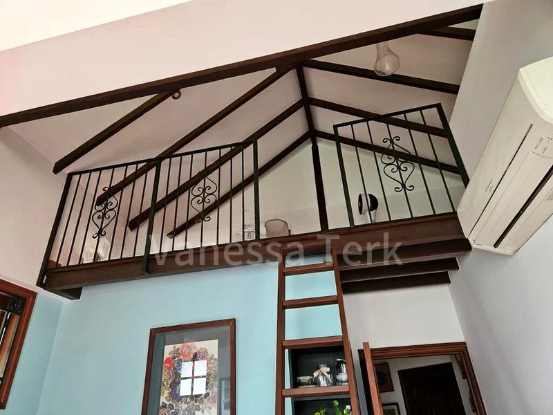 Common Room (Landed) for Rent in Kingsmead Road - Image 5