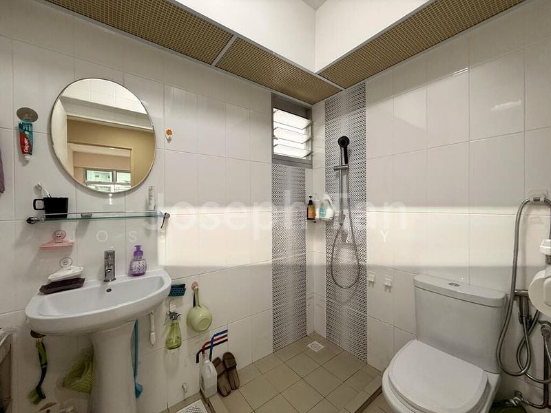 4 Room (4A) HDB for Sale in  166A Yung Kuang Road - Image 11