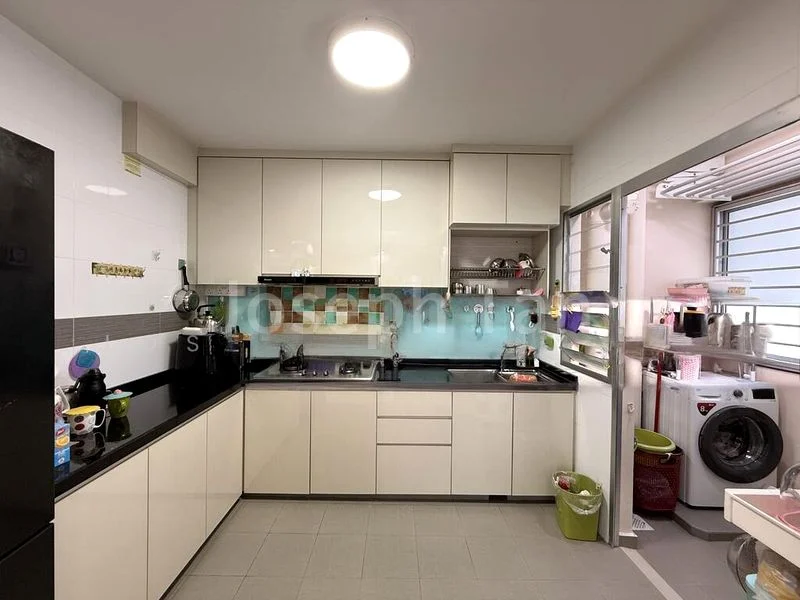 4 Room (4A) HDB for Sale in  166A Yung Kuang Road - Image 5