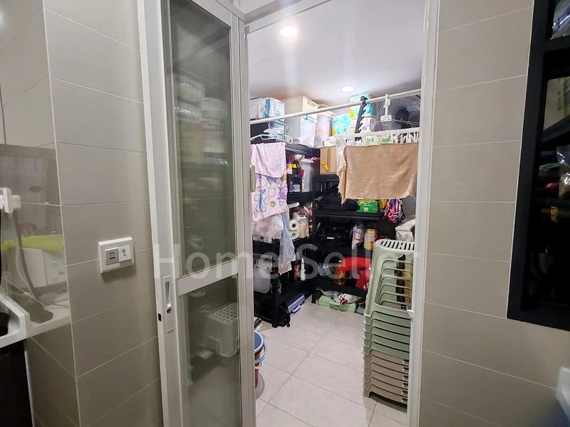 3 Bed Condo for Sale in Symphony Suites - Image 7