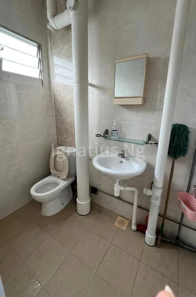 4 Room (4A) HDB for Rent in  689 Hougang Street 61 - Image 2