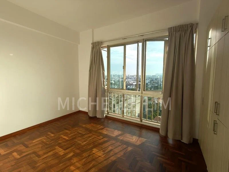 3 Bed Condo for Rent in  Astoria Park - Image 13