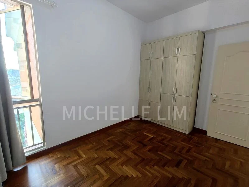 3 Bed Condo for Rent in  Astoria Park - Image 8