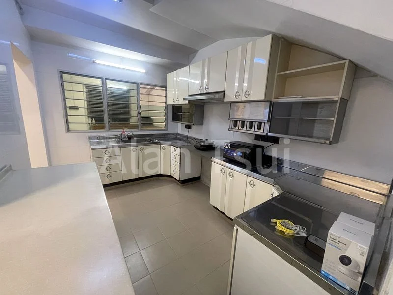 Common Room (Landed) for Rent in  Sennett Estate - Image 5