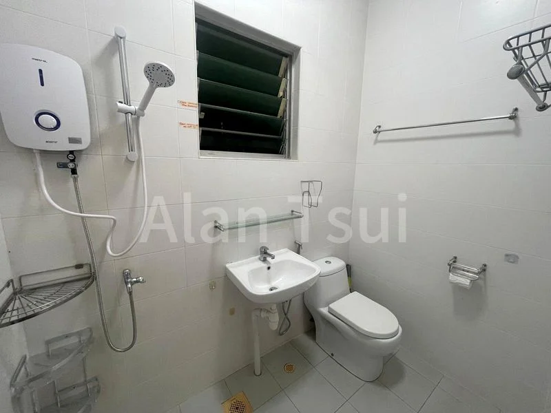 Common Room (Landed) for Rent in  Sennett Estate - Image 7