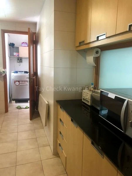 3 Bed Condo for Rent in  Sunglade - Image 4
